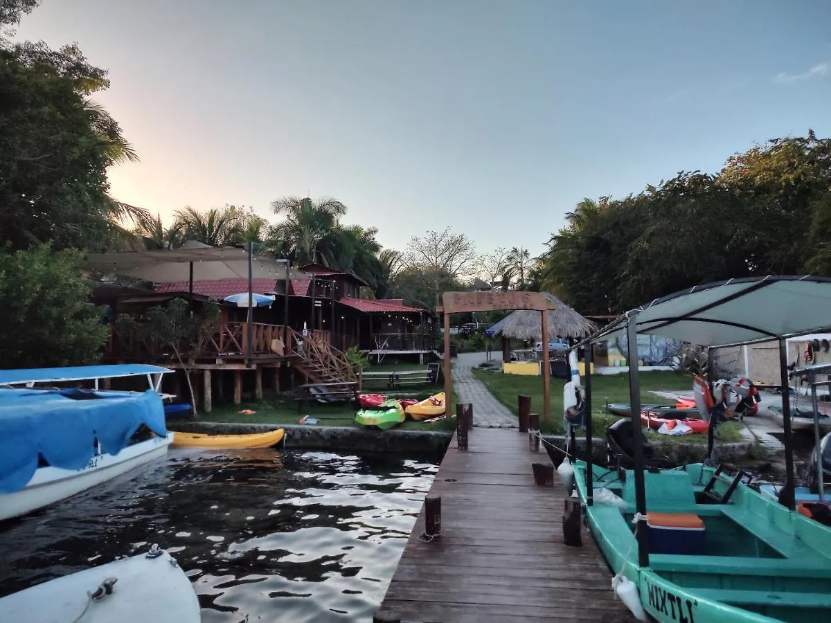 Papitos Bacalar Hotel And Marina